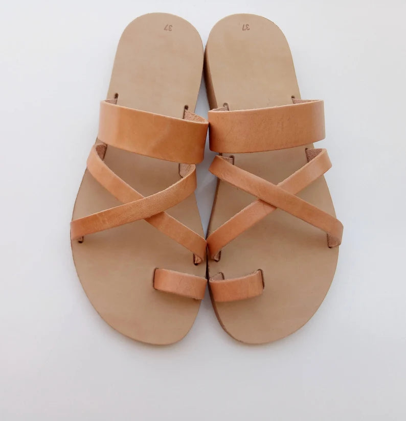 Classic ring toe leather sandals