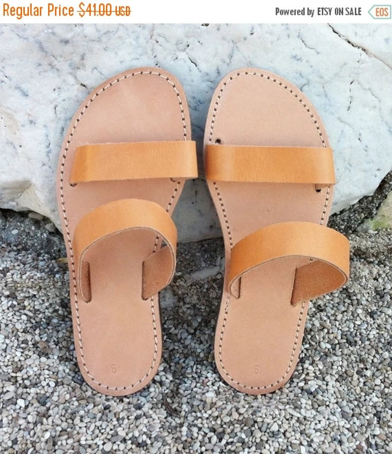 Classic leather sandals