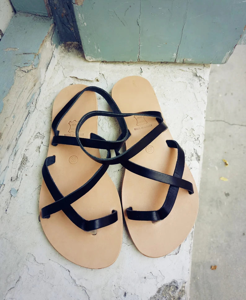 Leather sandals for women