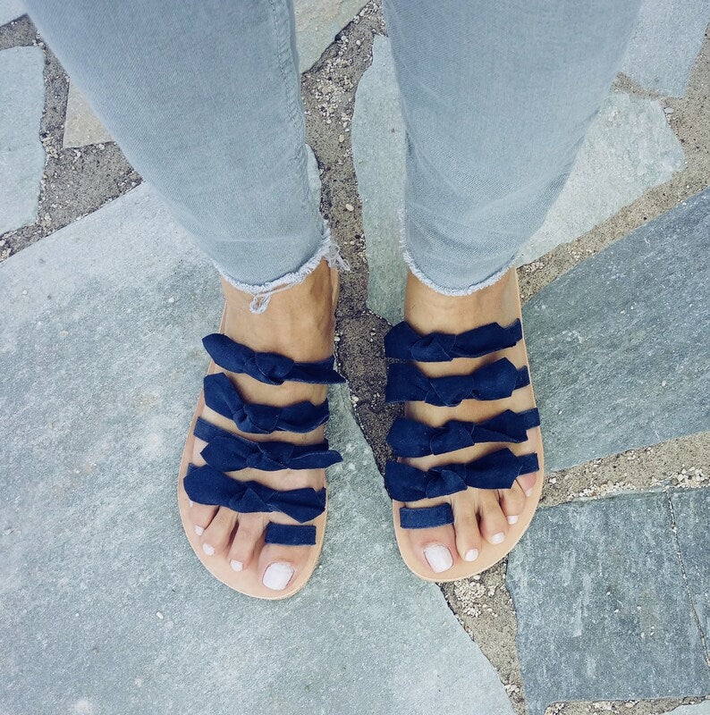 Bow leather sandals