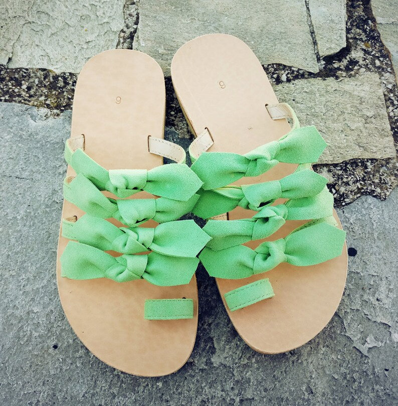 Bow leather sandals