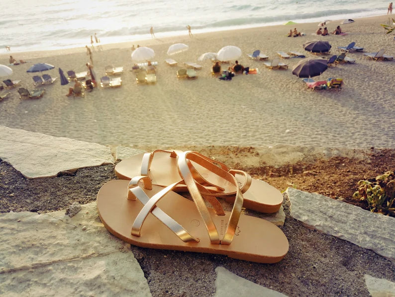 Leather sandals for women