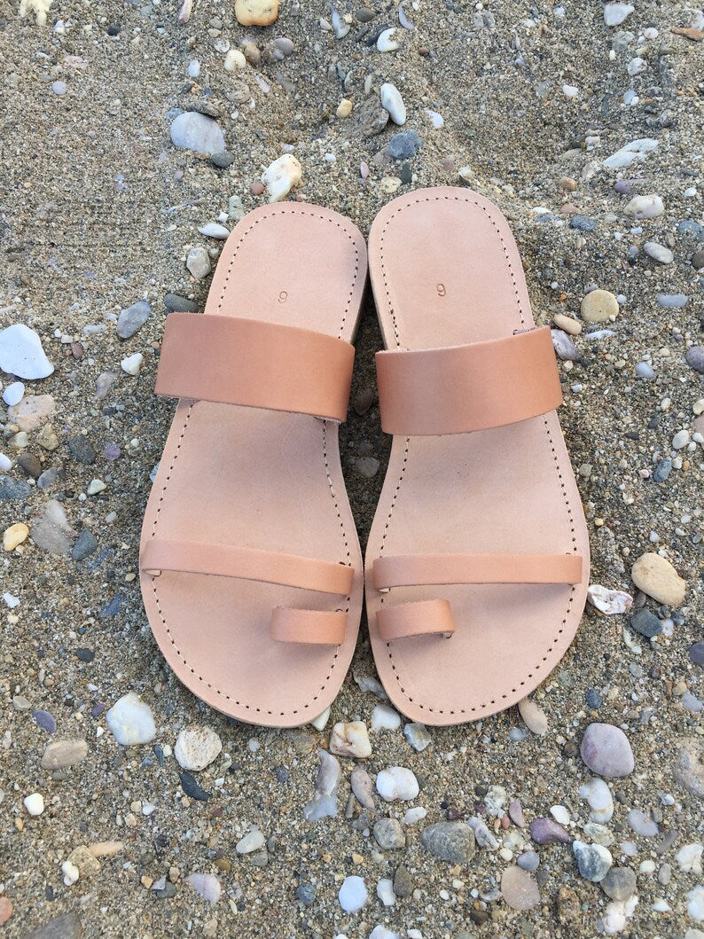 Classic ring toe sandals