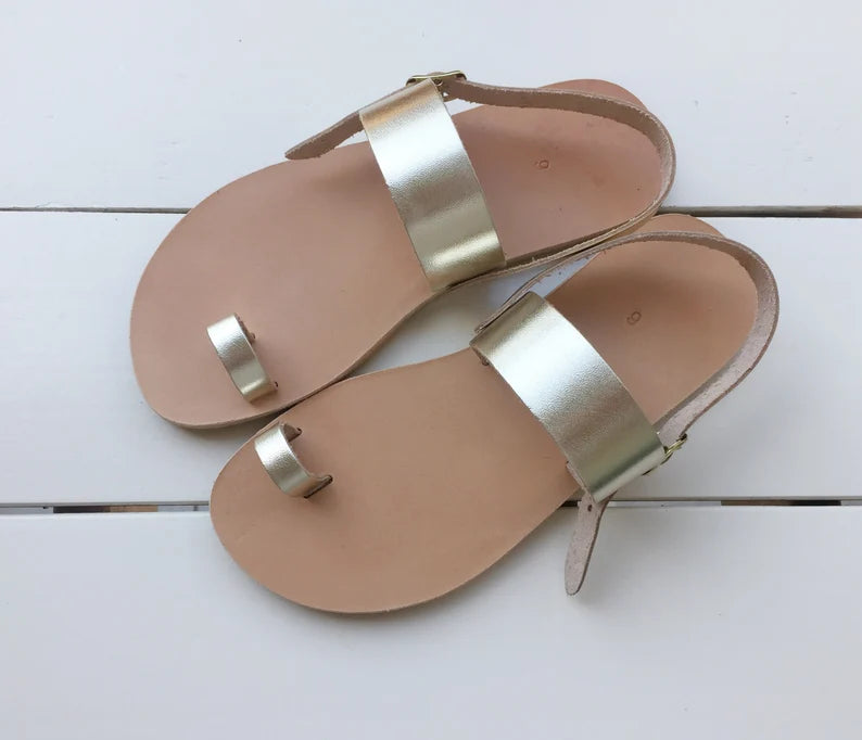 Ring toe ankle strap leather sandals