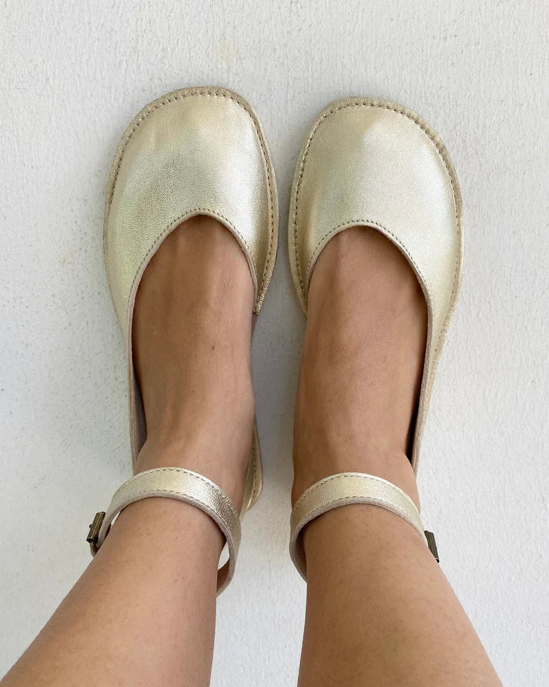 Flexible barefoot ballerinas