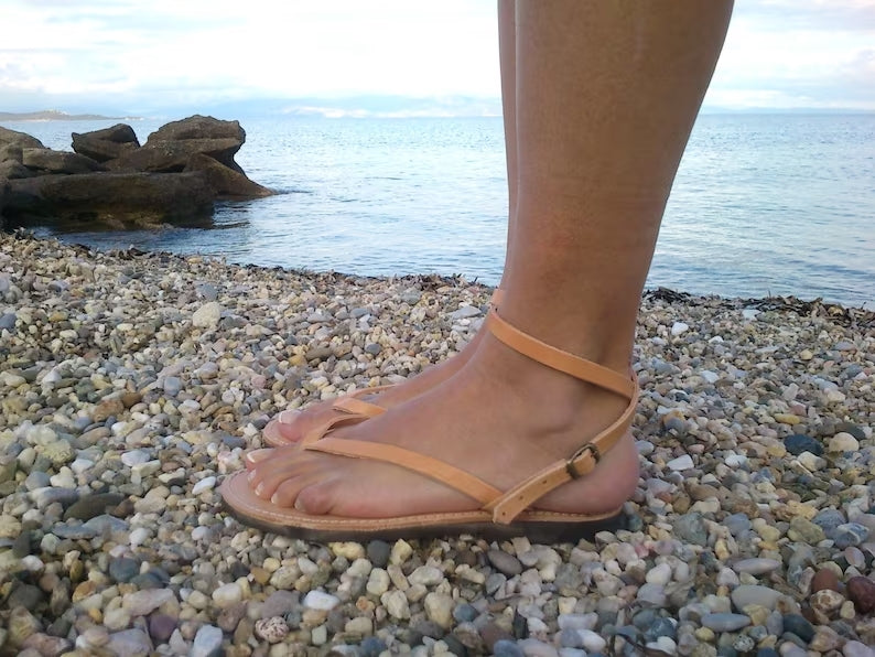 sandalias griegas de cuero