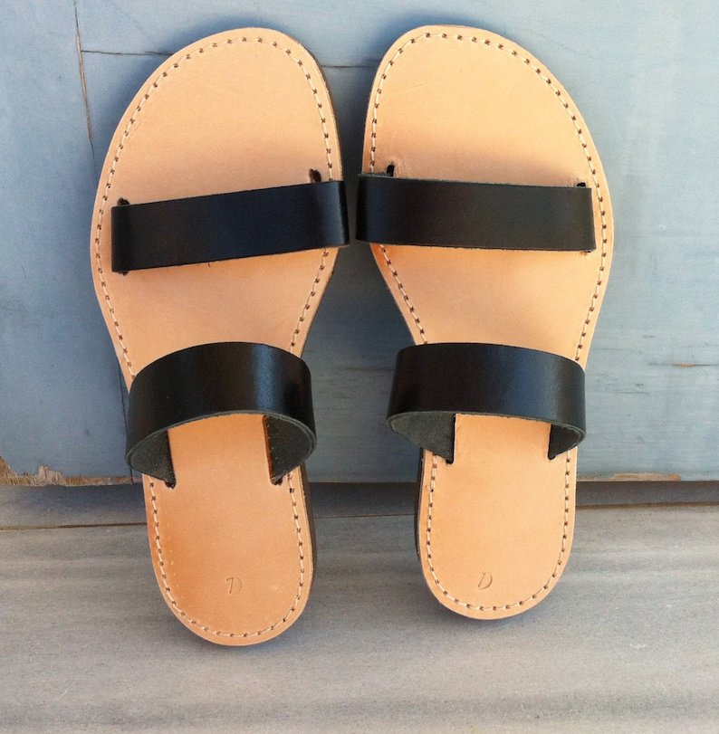 Classic leather sandals