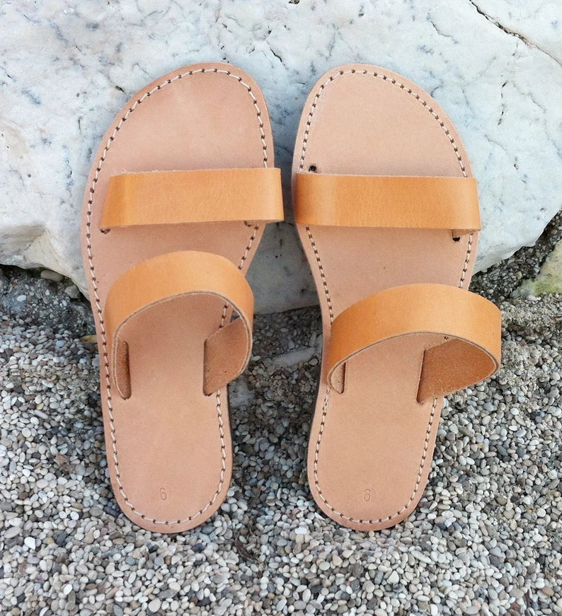 Classic leather sandals