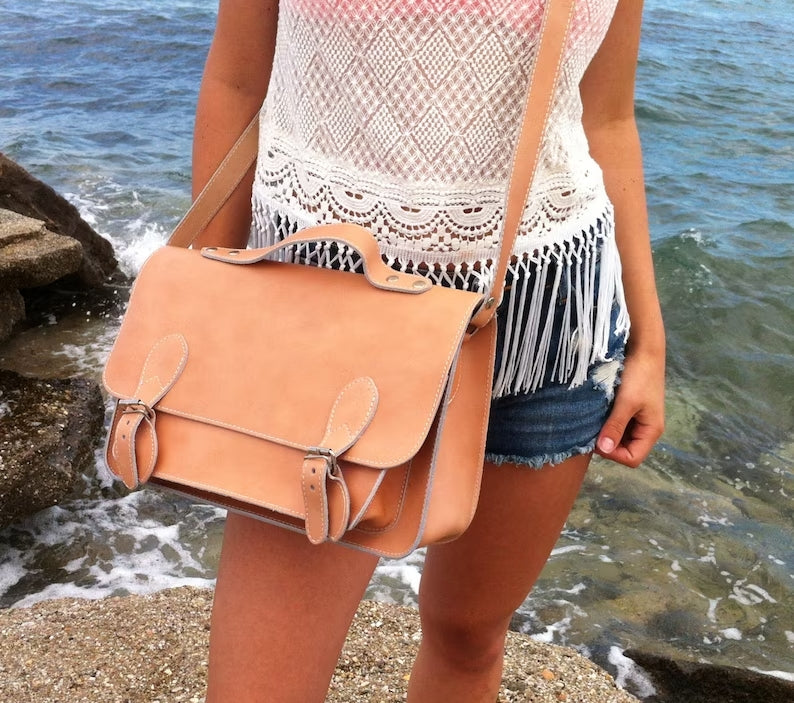 Leather mesenger bag