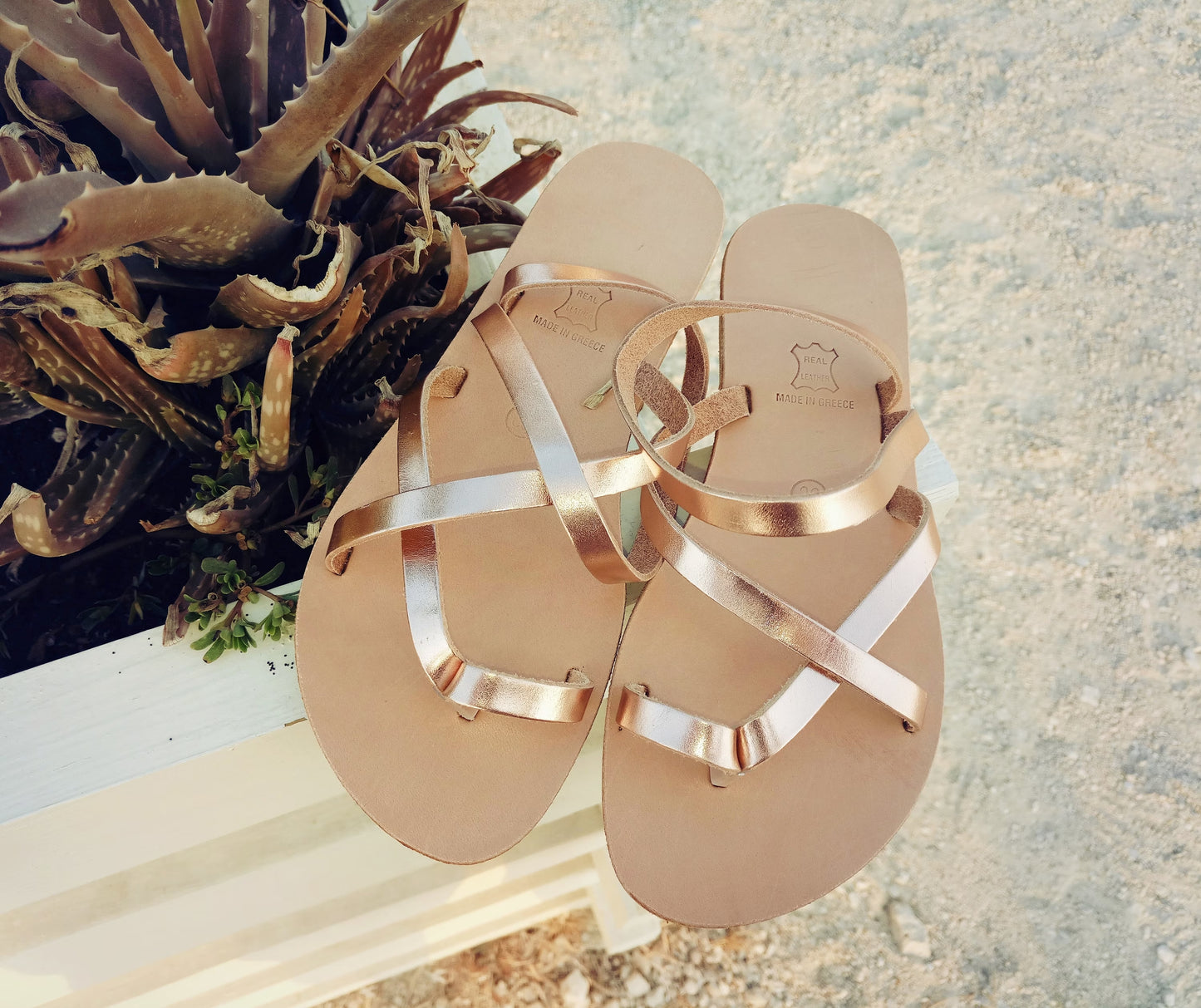 Leather ring toe sandals for women