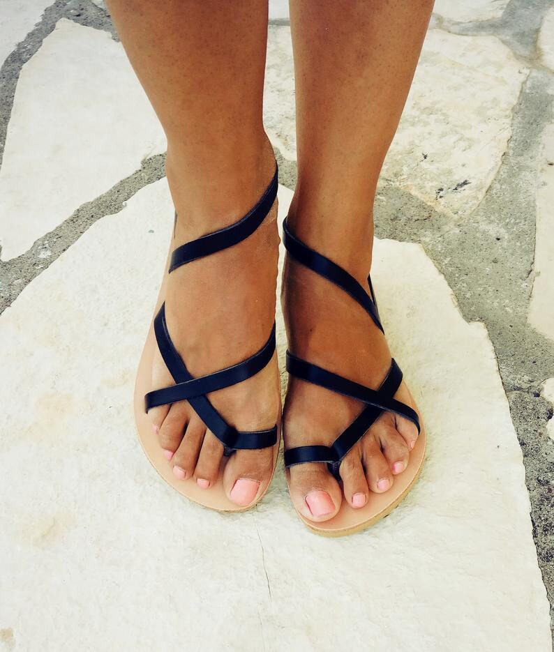Leather ring toe sandals for women