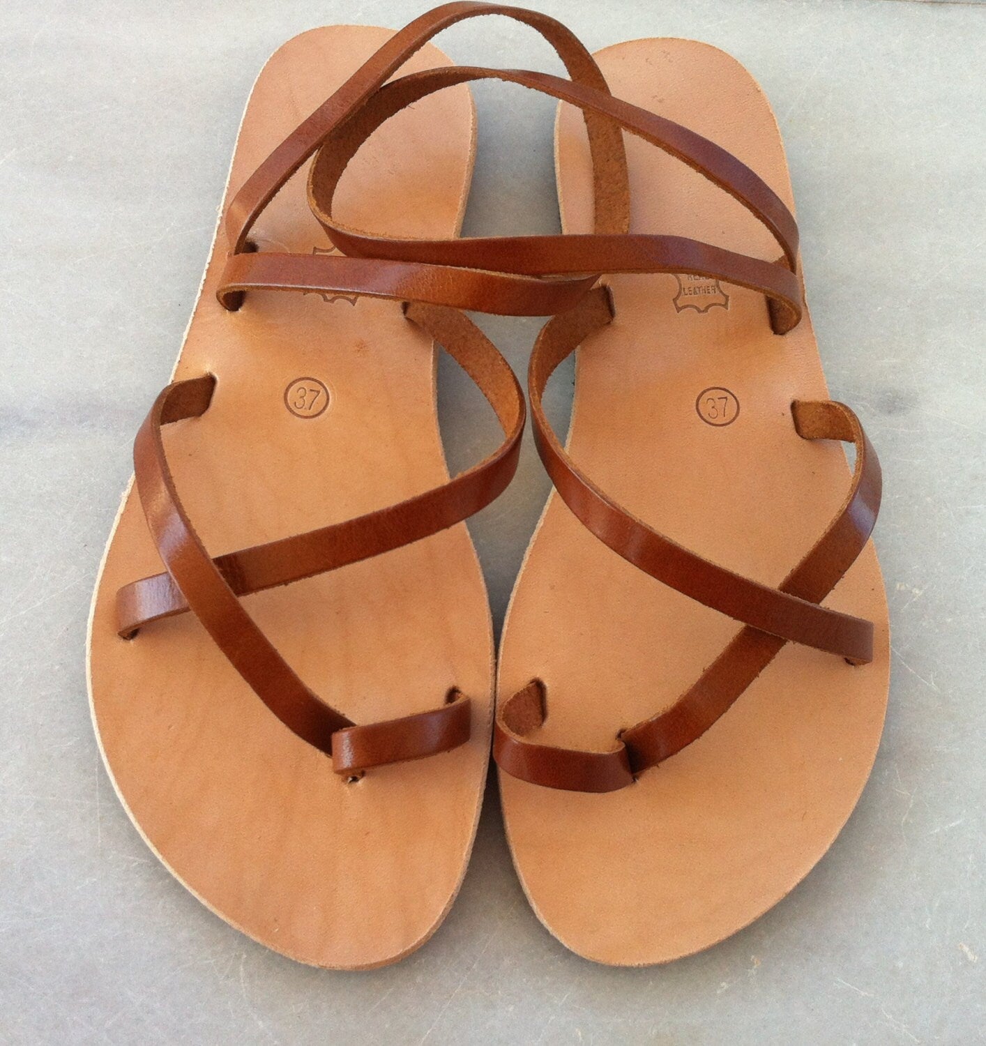 Leather ring toe sandals for women